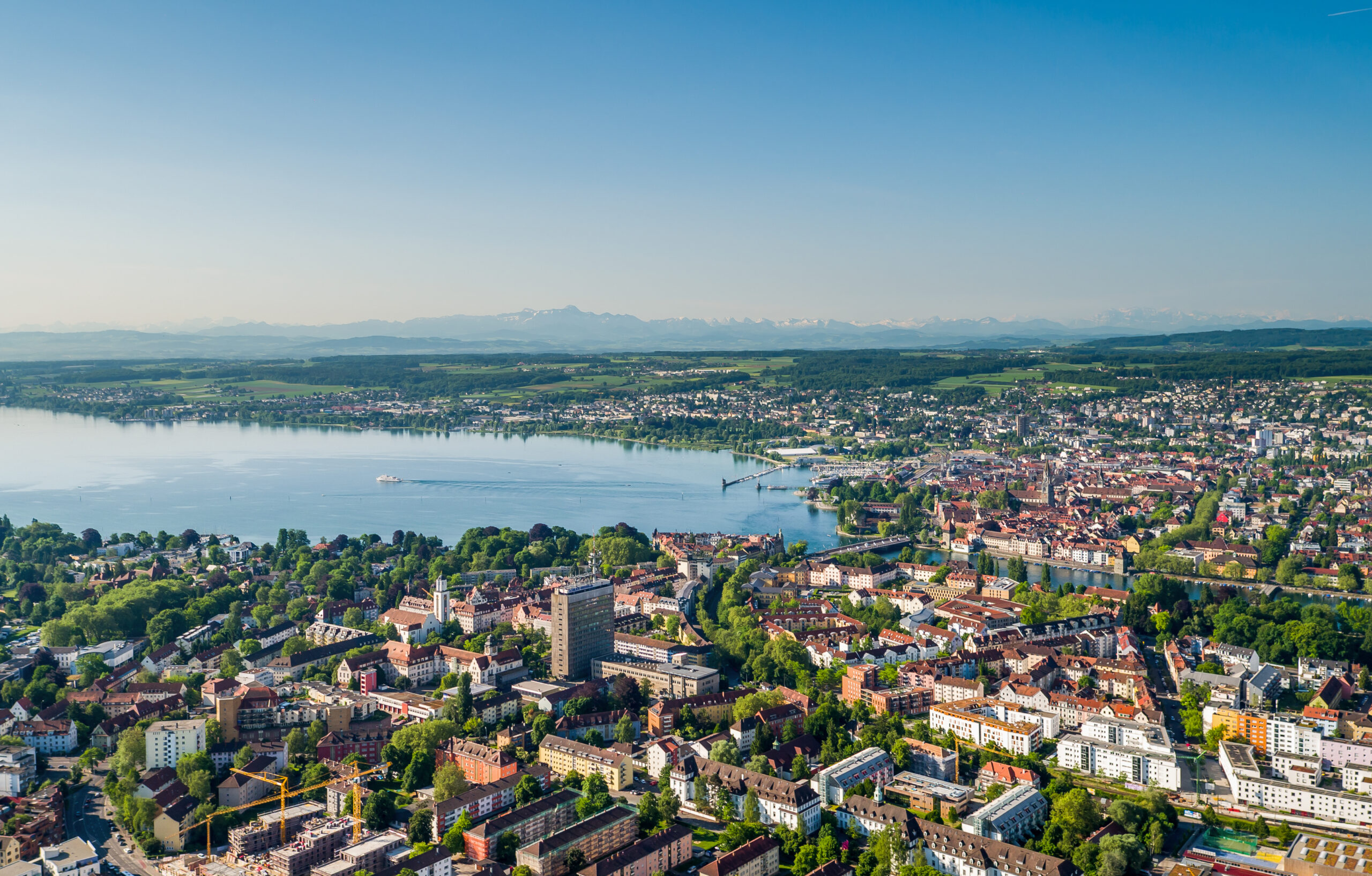 Konstanz-Kreuzlingen-Bodensee-Hafen-Alpen-Faehre-Luftbild-01_Copyright_MTK-Deutschland-abgelichtet-Medienproduktion